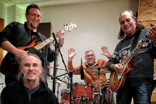 Chestnut Tree (Bayerischer Liedermacher Sound) @ intakt Musikbühne